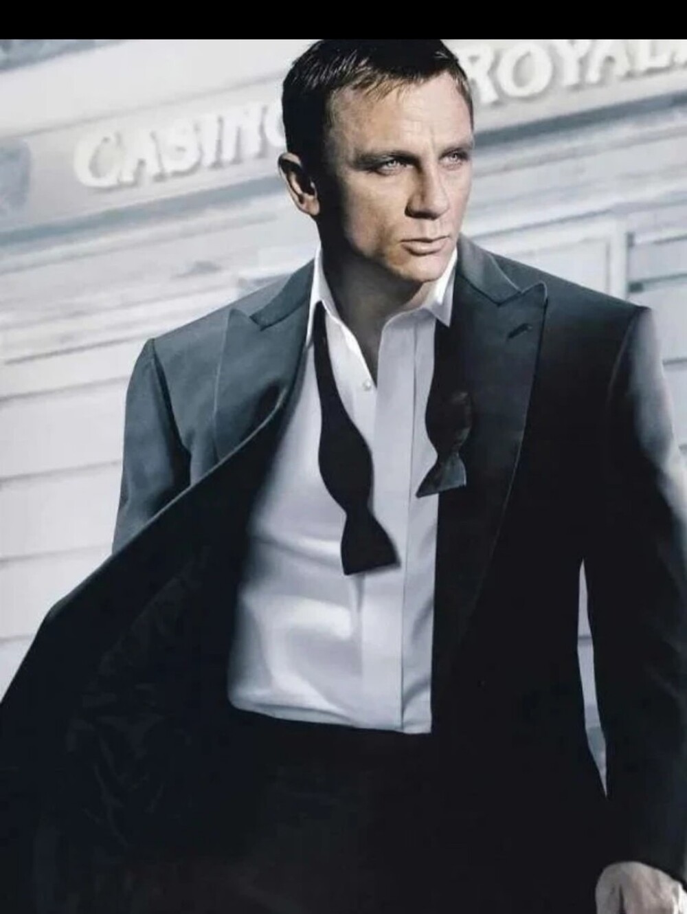 Brioni Spartaco James Bond Casino Royale Solid Black Peak Lapel Tuxedo 42R